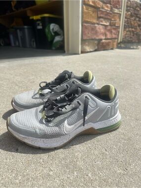 Nike Light Gray Mesh Sneakers with Black Laces and Lime Accents